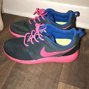 Pink Blue and green mesh Nike Roche
